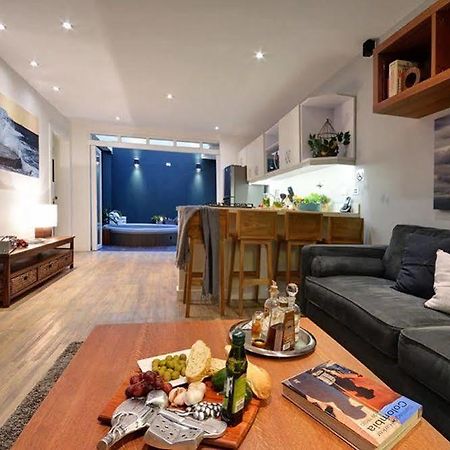 Oasis Suites Меделин Екстериор снимка